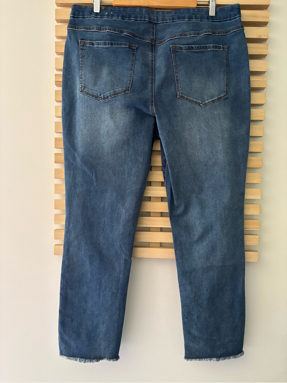 Tribal Jeans | Wildflower Embroidered | Raw Hem | Size 16 - Picture 3 of 6